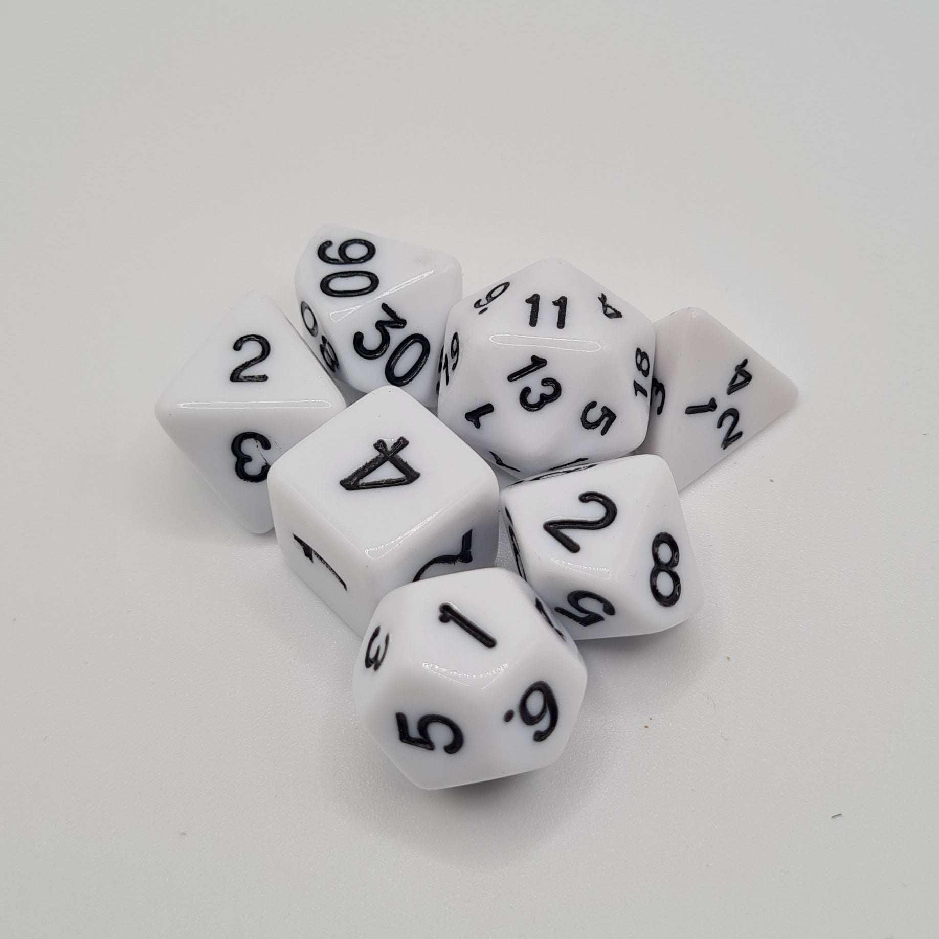 White Polyhedral Dice Set – 7-Piece Tabletop Gaming Dice with Bag