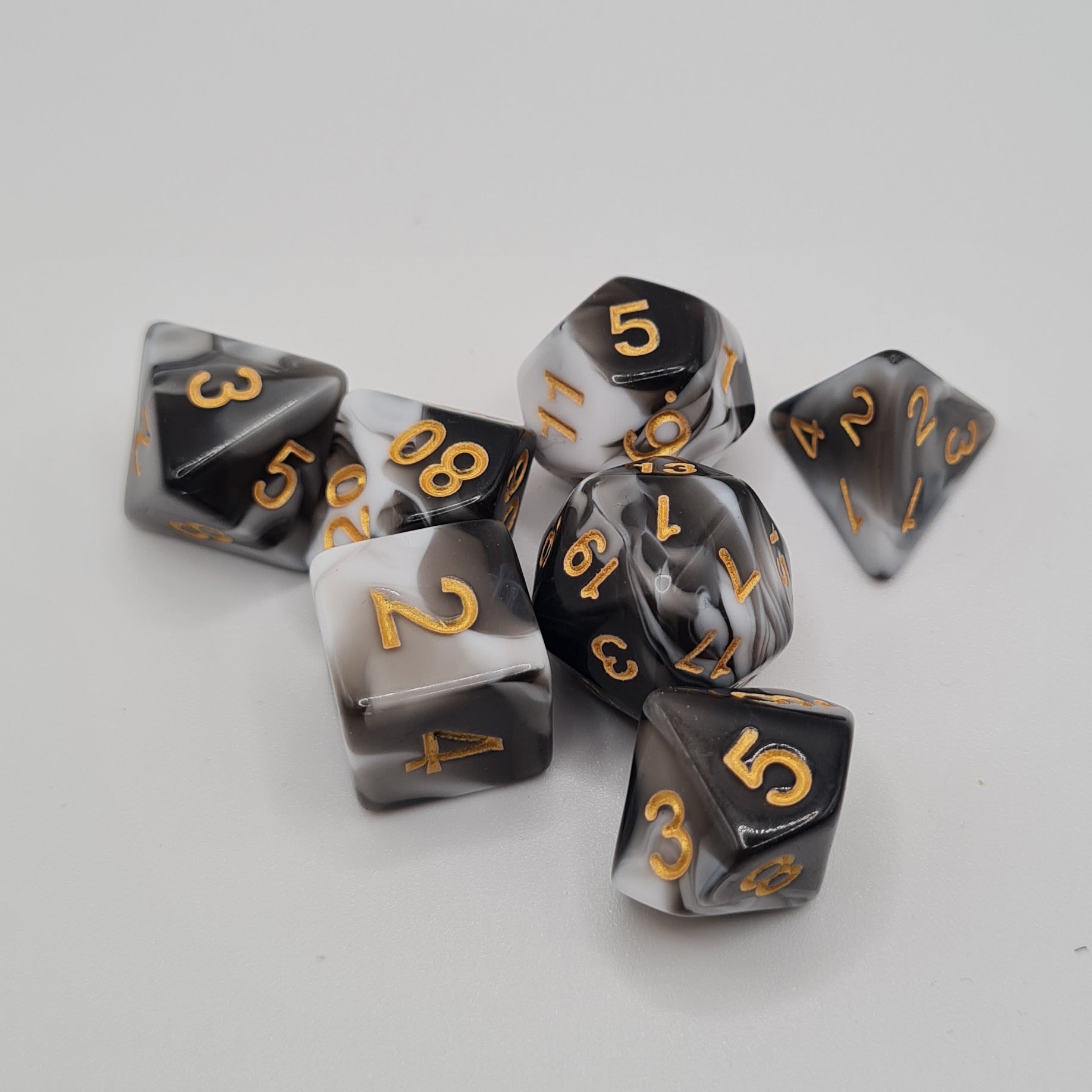 Black and White Clouded Polyhedral Dice Set – 7-Piece Tabletop Gaming Dice with Bag
