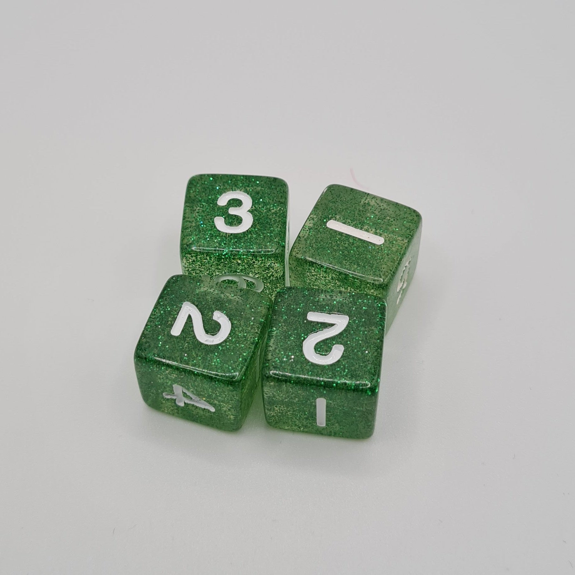 Single Green Glitter 6-Sided Tabletop Gaming Dice