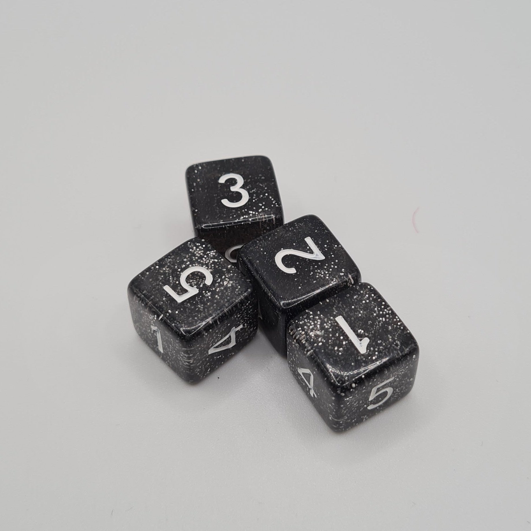 Single Black Glitter 6-Sided Tabletop Gaming Dice