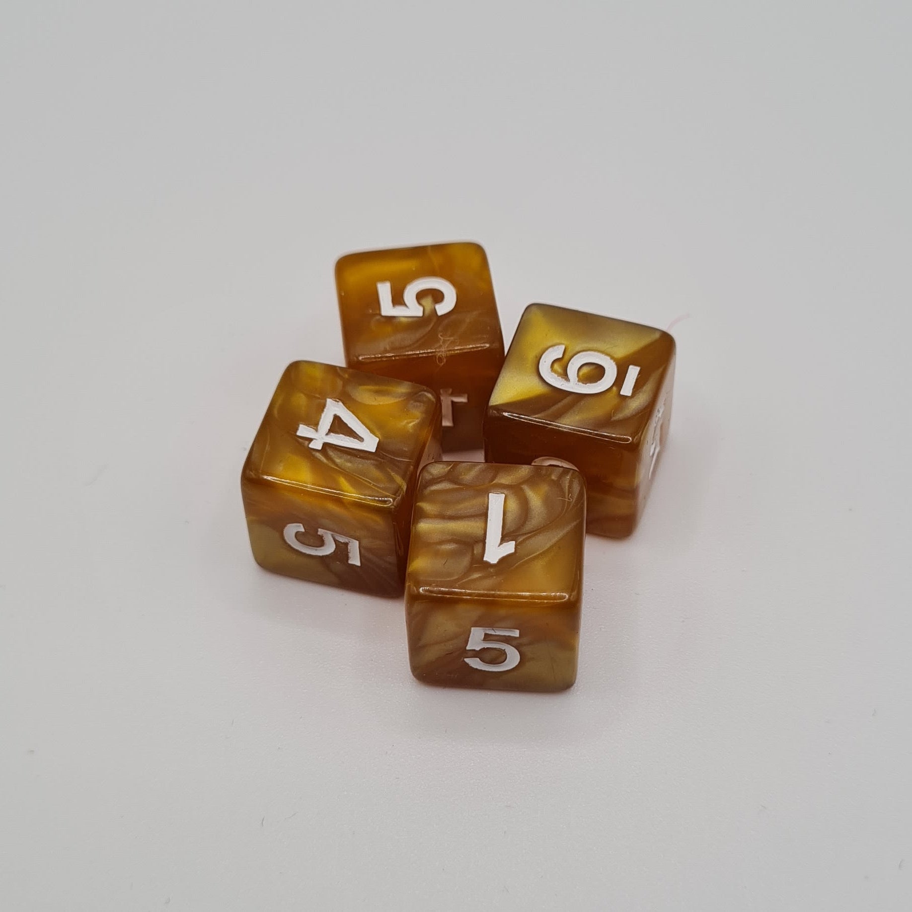 Single Caramel Swirl 6-Sided Tabletop Gaming Dice