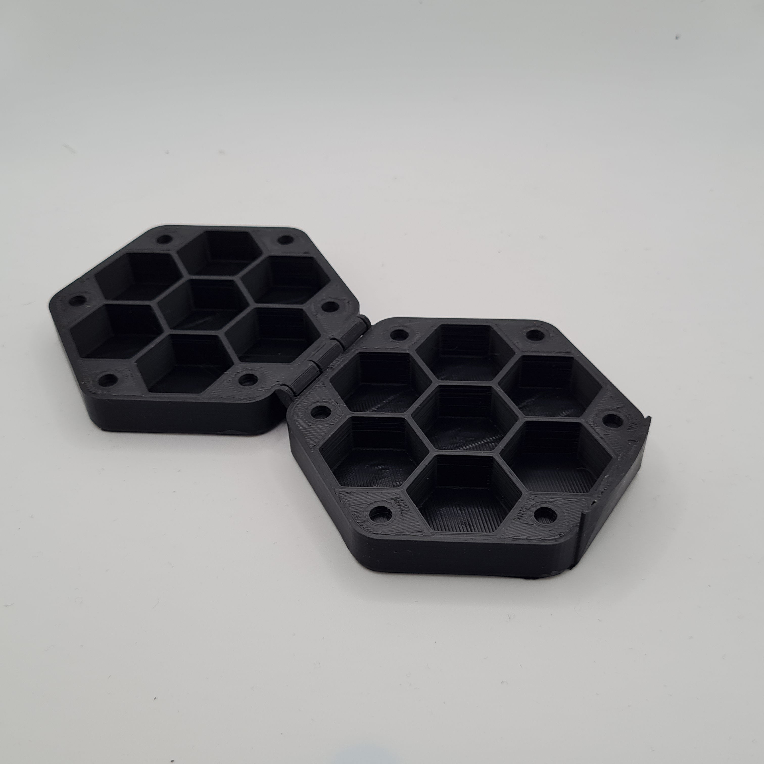3D Printed Dice Box